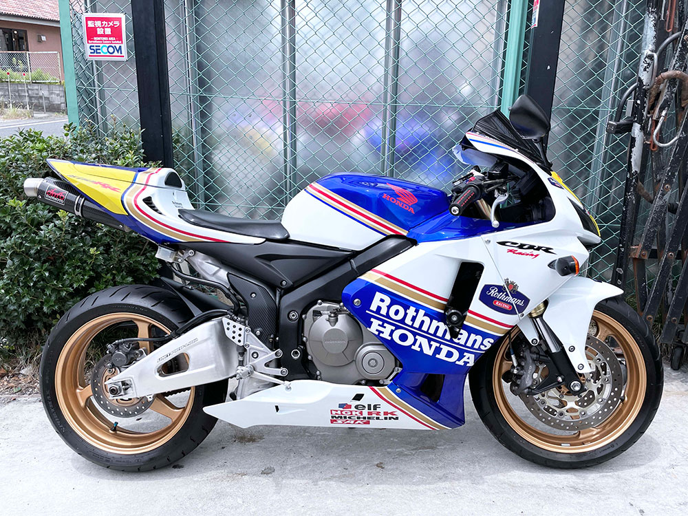 CBR600RR スクリーン ホンダ 純正  バイク 部品 PC37 後期 ウインドシールド コンディション良好 安心のノーマル 割れ欠け無し 車検 Genuine:22312348