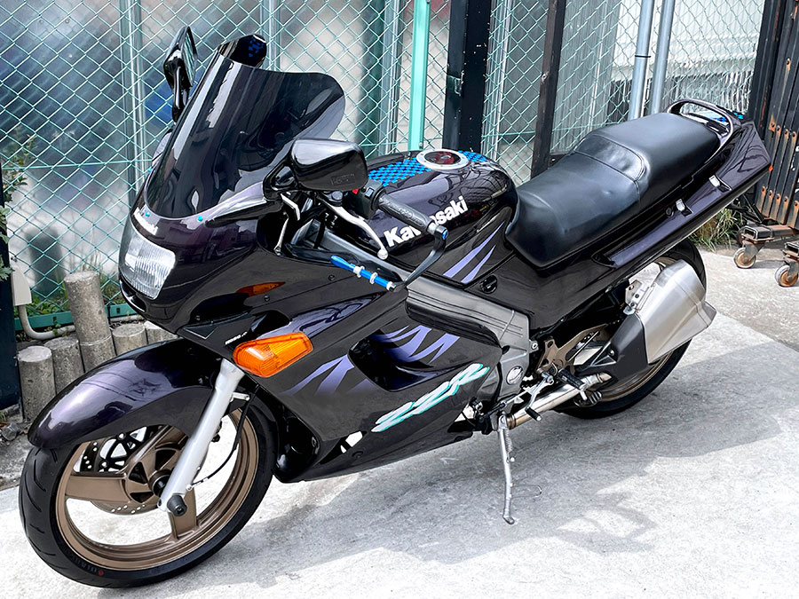 車名 カワサキ（ZZR250） 型式 EX250H 年式 平成15年 走行距離2100km