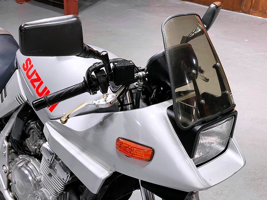 SUZUKI GSX250S KATANA GJ76A – 京都のバイクショップSPEC-M