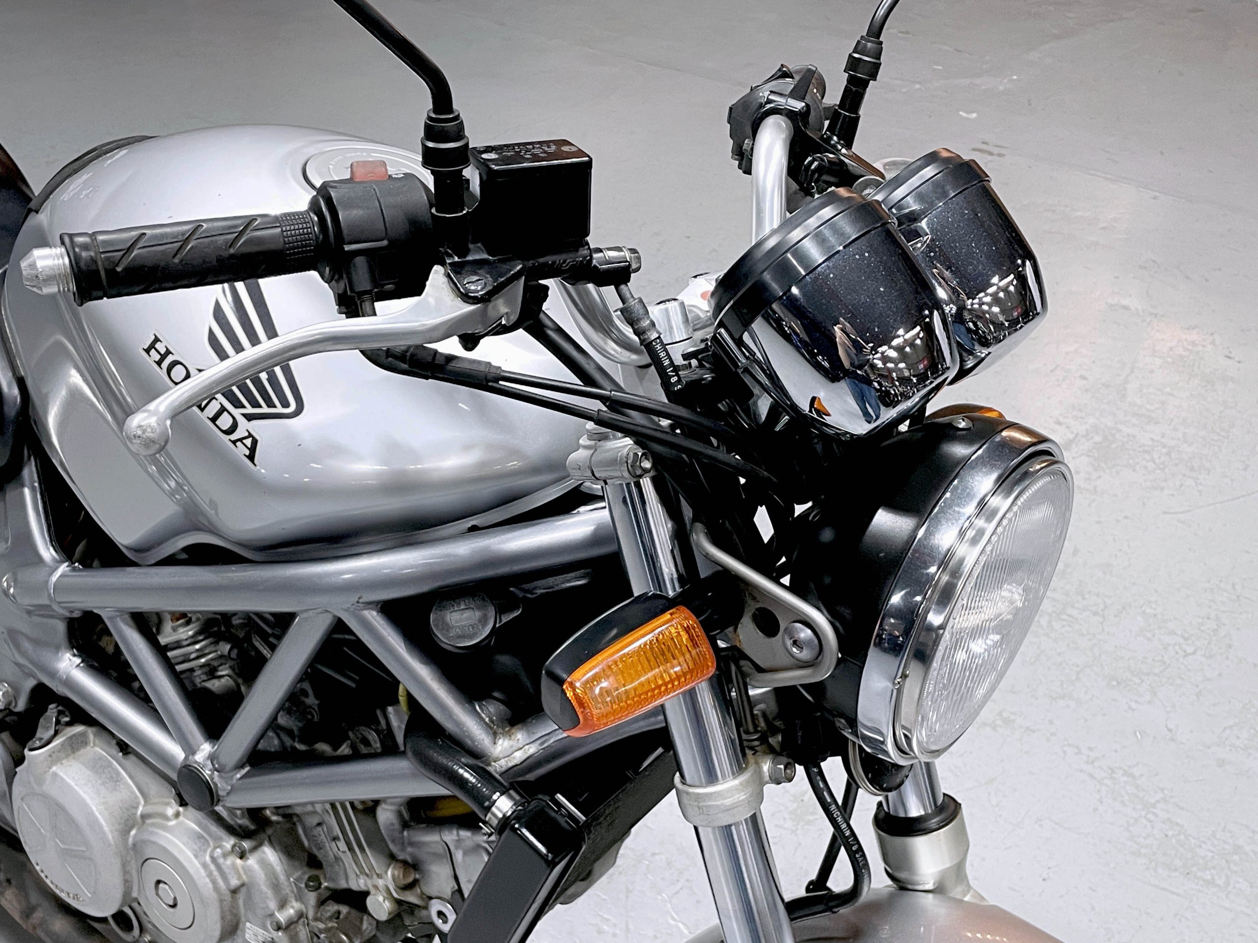 VTR250ガソリンタンク （VTR250 2013年式 マグナレッド(R201