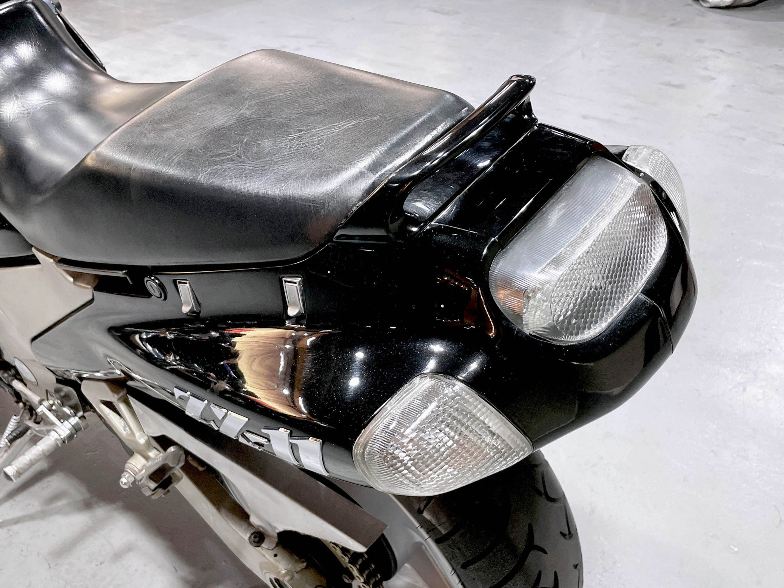 KAWASAKI ZZR1100 ZXT10D – 京都のバイクショップSPEC-M KAWASAKI ZZR1100 ZXT10D – 京都のバイクショップSPEC-M