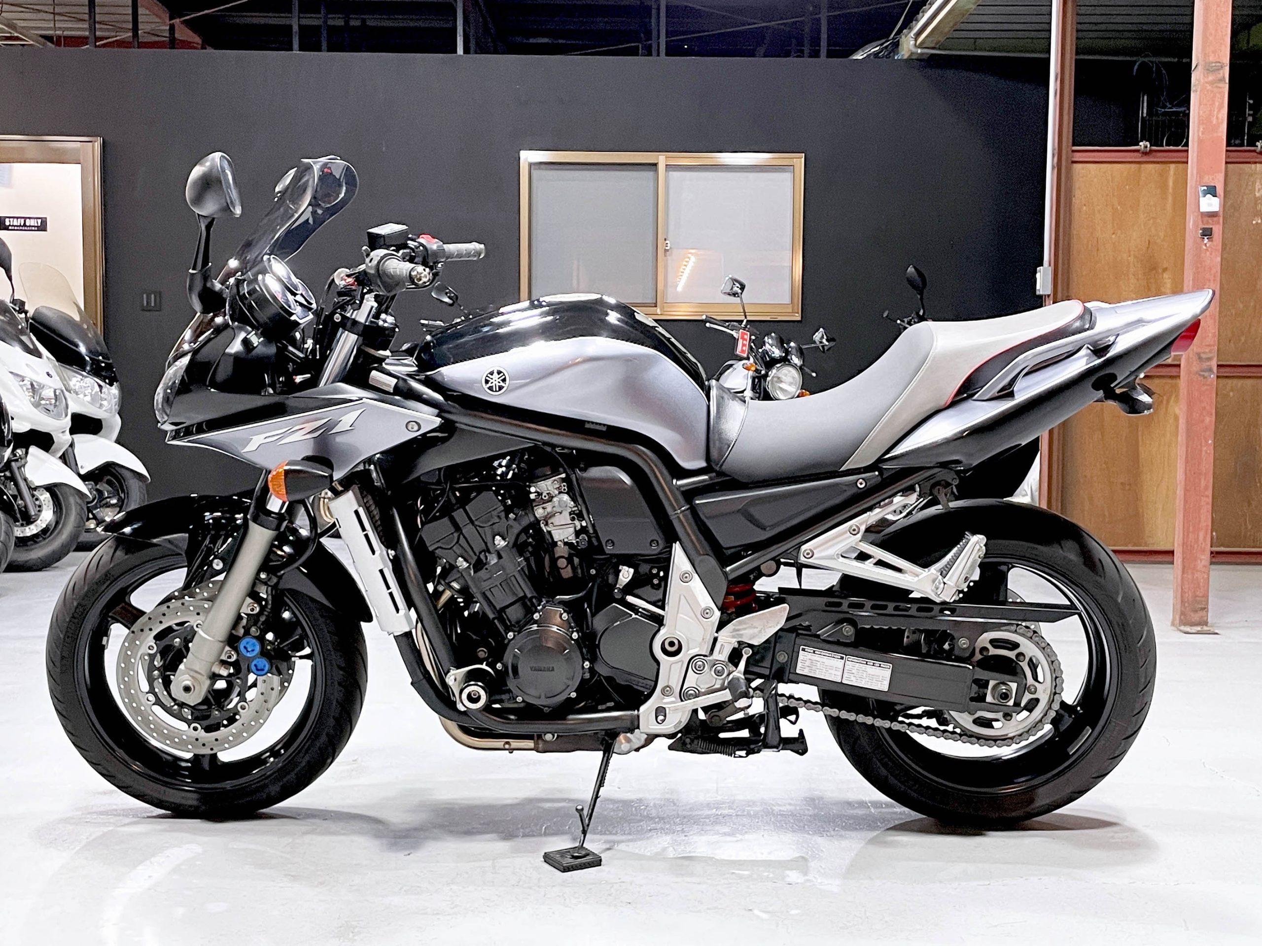 YAMAHA FZS1000｜RN07N – 京都のバイクショップSPEC-M（スペック