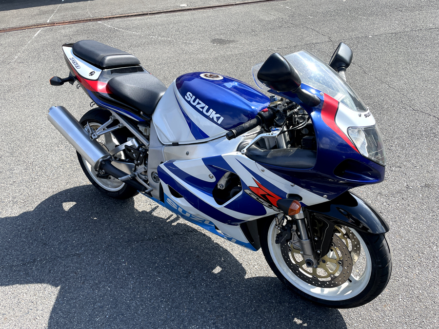 スズキ　GSX-R750　純正カウル GSX-R750 サイドカウル 右 紺M 14J スズキ 純正 バイク 部品 アンダー
